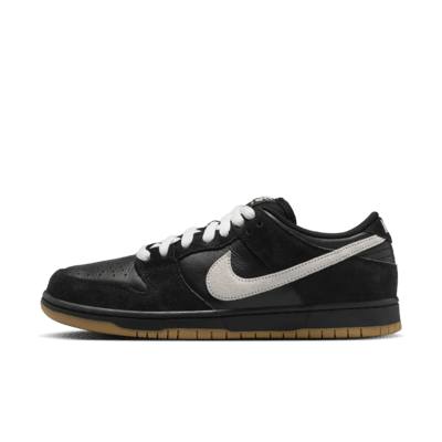 Nike SB Dunk Low Pro Skate Shoes. Nike IL